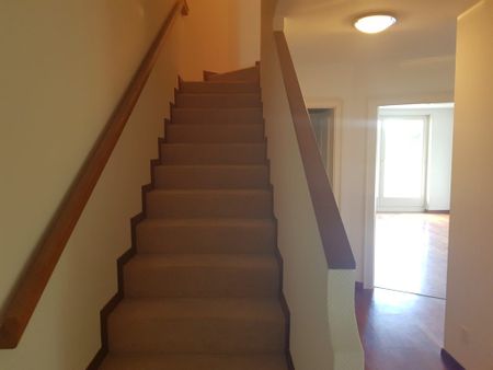 Joli appartement duplex de 4 pièces avec balcons à Corsier - Photo 4