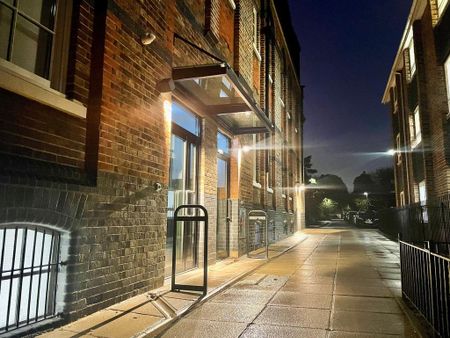 2 bedroom flat to rent - Photo 4