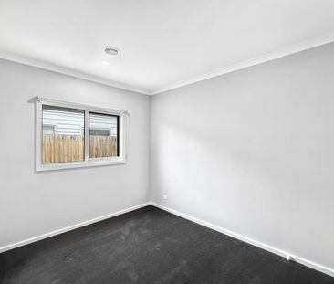 🏡 4-Bedroom House in Eynesbury - Photo 4
