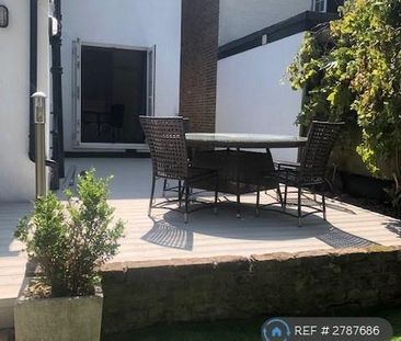 3 bedroom semi-detached house to rent - Photo 6