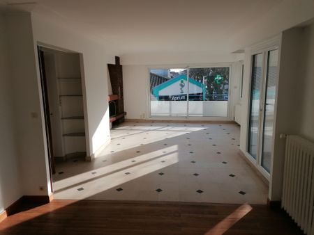 Location Appartement 4 pièces 149m² ST JEAN DE MONTS 85160 - Photo 3