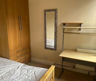 4 bedroom terraced house to rent - Photo 1