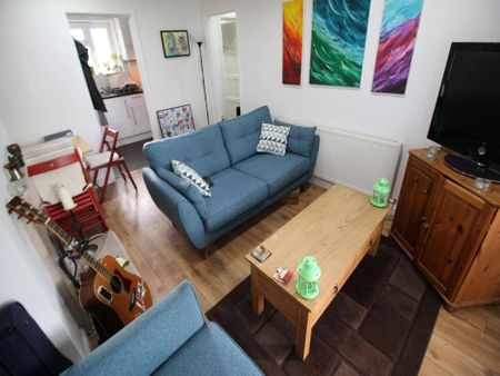 1 Bed Flat, Marriott Road, E15 - Photo 3