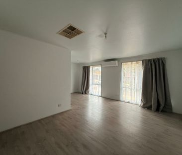 9 Meredith Court, Hampton Park VIC - Photo 1