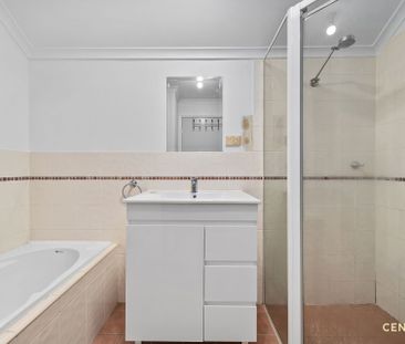 Contemporary and Convenient Living&excl; - Photo 1