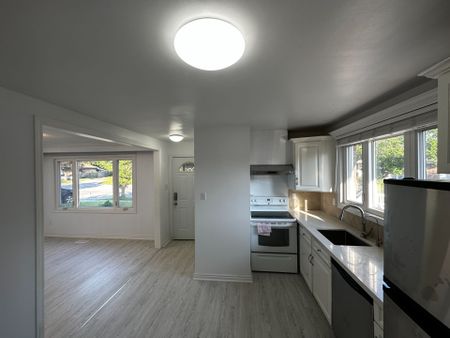 For Lease - 195 Penn Avenue Unit# Main floor only, Newmarket, Ontario - Photo 3