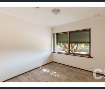 Walking distance to town! - Photo 6