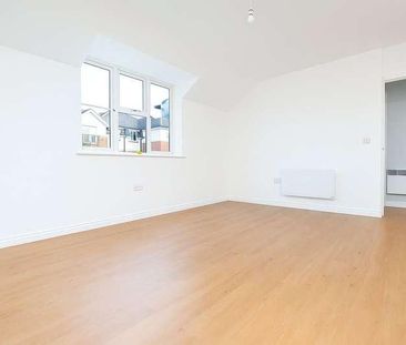 Kingswood Close, Camberley, Surrey, GU15 - Photo 6