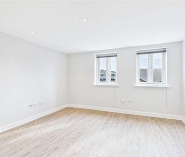 Garlands Road, Redhill, Surrey, RH1 - Photo 4