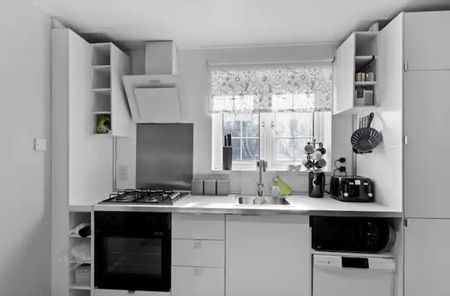2 Bed Flat, Selby Close, E6 - Photo 5