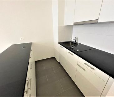 Rare au coeur des Eaux-Vives - côté cour - Photo 3