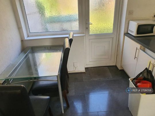 2 bedroom maisonette to rent - Photo 1