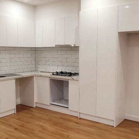 2-Bedroom Gem in Lalor with Modern Comforts - Photo 4