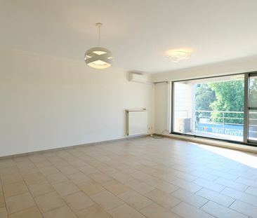 Ruim appartement in Kruibeke-centrum - Photo 1