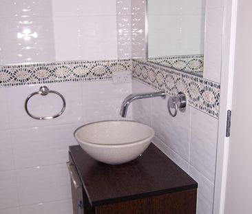 Spacious home in sought after location - Photo 2