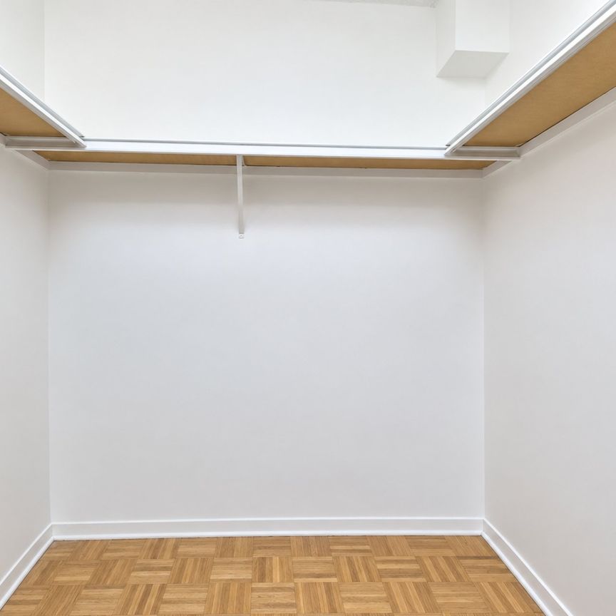 1360 Rue St Jacques, Montréal (Ville-Marie), QC H3C - Photo 1
