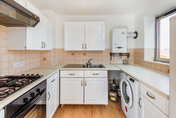 Homefield Park, Sutton, SM1 - Photo 1