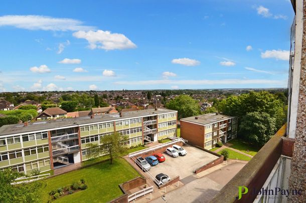 Kenilworth Court, Styvechale, Coventry, West Midlands, CV3 6HZ - Photo 1