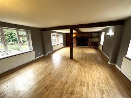 5 bedroom detached house to rent - Photo 4