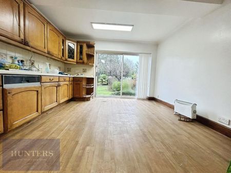 4 bedroom House To Let - Photo 2