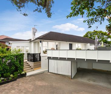 Elevated Eastern Bays Living with Iconic Auckland Views - Photo 6