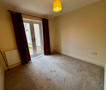 2 bedroom semi-detached bungalow to rent - Photo 2