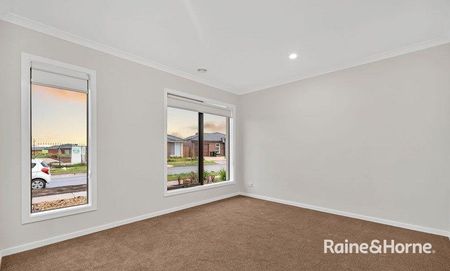 17 Henderson Circuit, Aintree, VIC 3336 - Photo 4