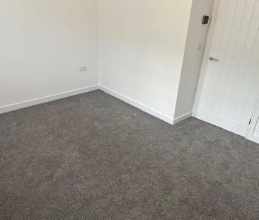 2 bedroom semi-detached house to rent - Photo 6