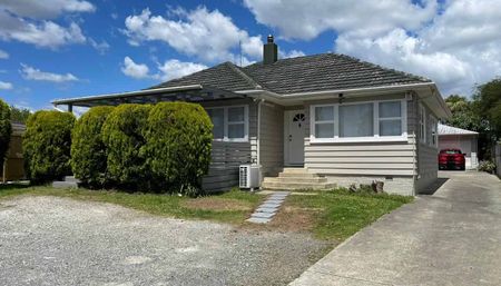 Freshly Renovated and looking fantastic! - Photo 3