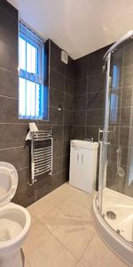 Beautiful studio rooms, beautiful house, bills incl! Room 6 (2A) - Photo 4