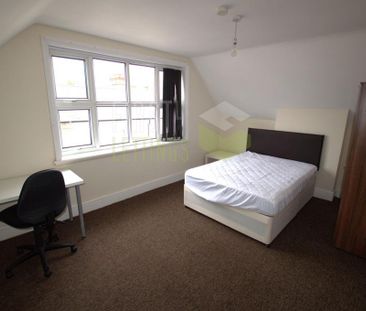 4 bedroom terraced house to rent - Photo 6