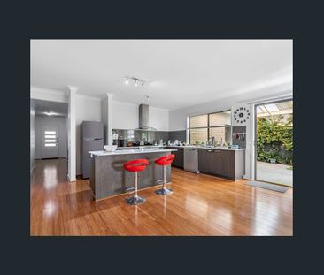 Stylish Family Home in a Prime Location - Photo 6