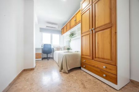 Plaça d'Hondures, Valencia, Valencian Community 46022 - Photo 2