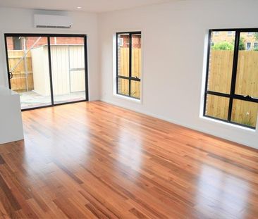 3/21 Law Street, Heidelberg Heights - Photo 2