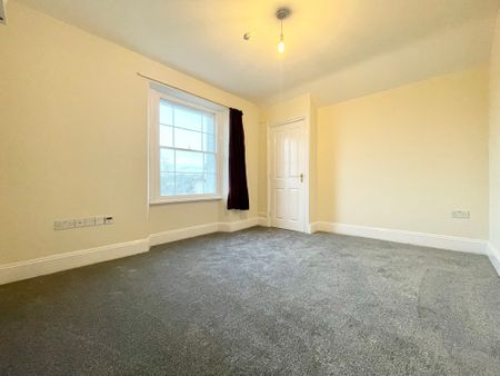 2 Bedroom - Photo 4