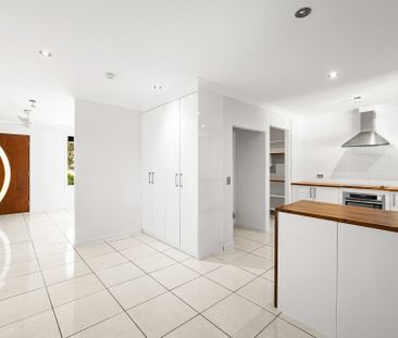Stylish 3 bedroom home - Photo 6