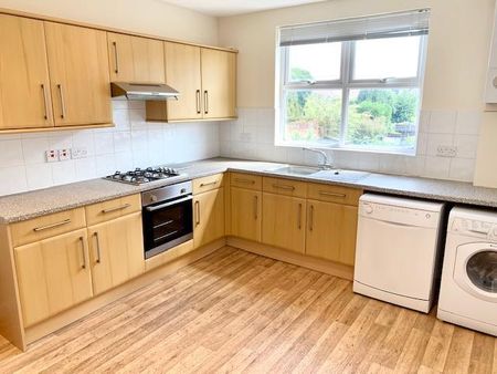 3 bedroom apartment to rent - Photo 5