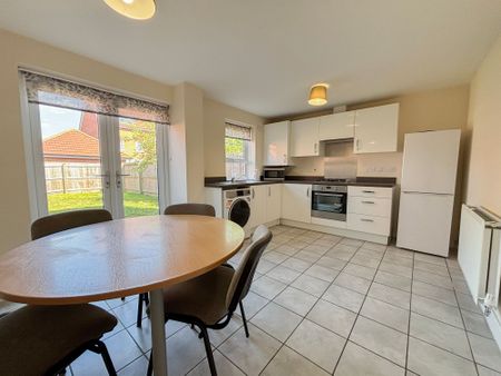 3 bed semi-detached house to rent in Lapwing Place, Coventry, CV4 - Photo 3