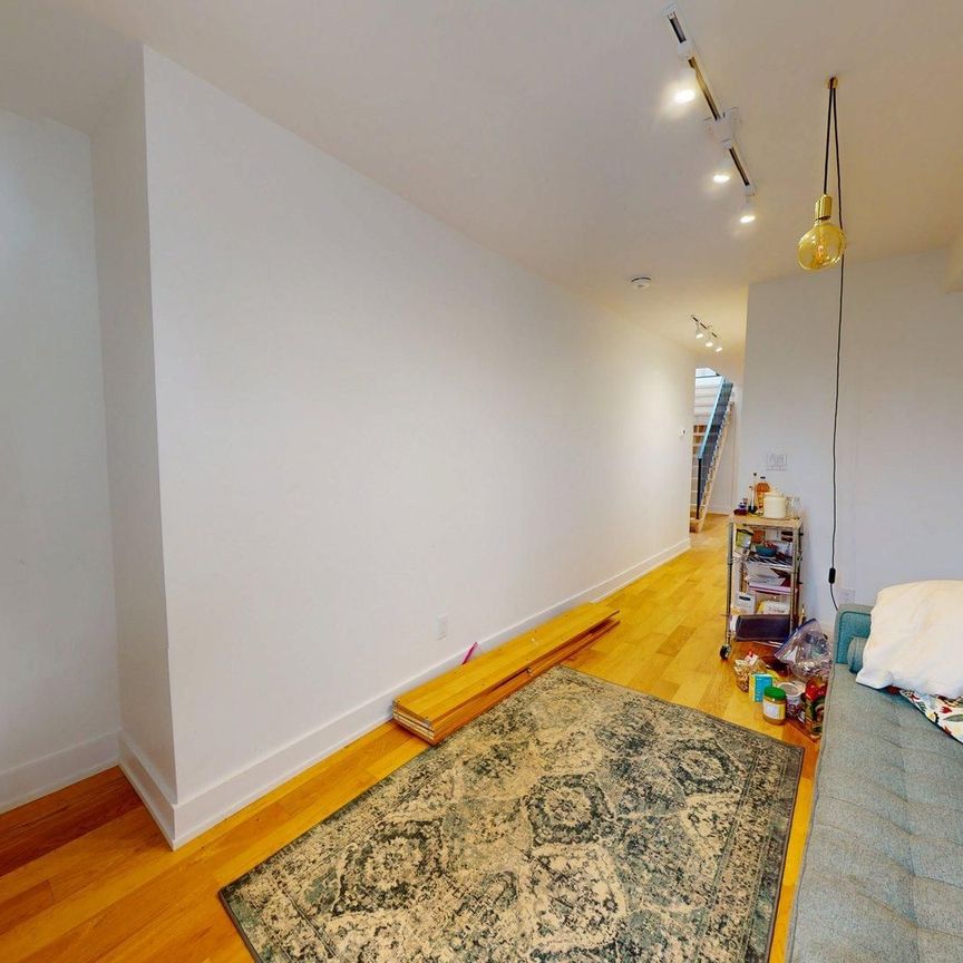 For Lease - 197 Hallam Street Unit# 5, Toronto, Ontario - Photo 1