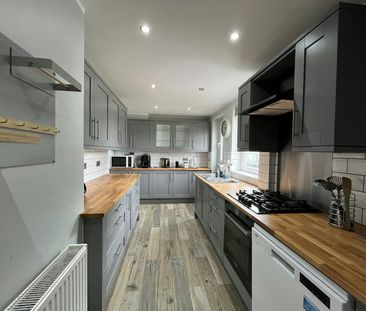 Terraced House to rent on - Photo 5