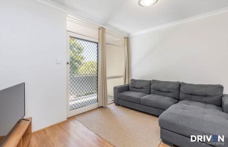 Convenient & Comfortable 1-Bedroom Unit in South Perth - Photo 3