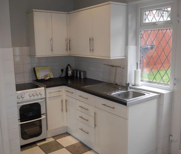 2 bedroom end of terrace house to rent - Photo 6