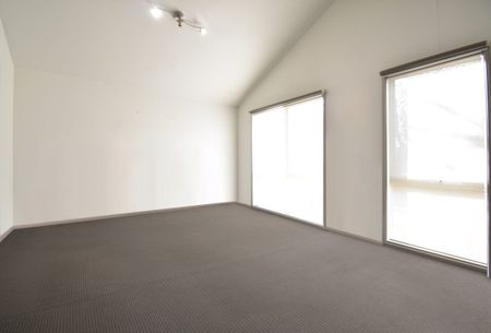 Spacious Two-Bedroom Home in a Prime Blackburn Location - Photo 4