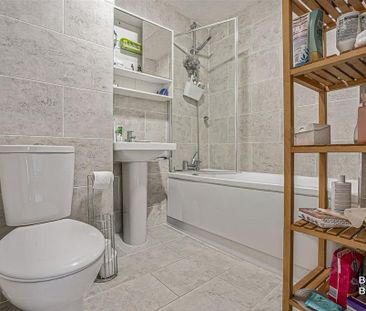 2 bedroom end of terrace house to rent - Photo 6