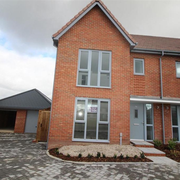 3 bedroom semi-detached house to rent - Photo 1