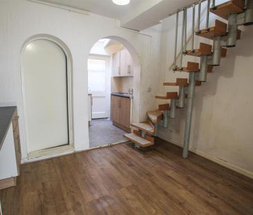 2 bedroom semi-detached house to rent - Photo 2