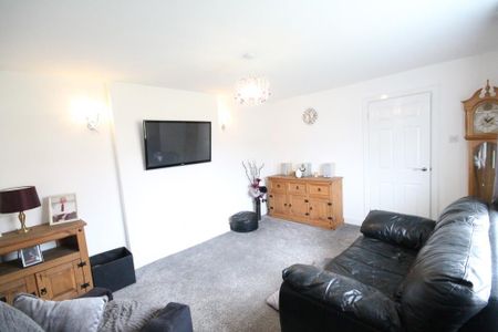 3 bedroom mews to rent - Photo 2