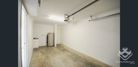 Peaceful Three-Bedroom Townhouse in Convenient Bundamba Location - Photo 3