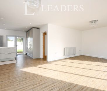 4 bedroom bungalow to rent Twin Oaks Drive, Sutton-in-Ashfield, NG17 - Photo 5