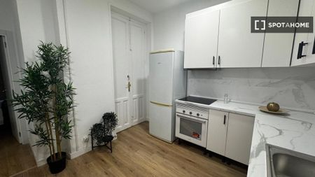 5 room luxury Apartment for rent in Madrid, Spain - Photo 4